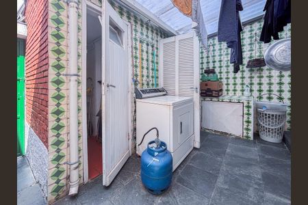 Casa à venda com 207m², 4 quartos e 2 vagas