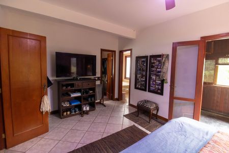 Casa de condomínio à venda com 212m², 3 quartos e 2 vagas Casa de condomínio à venda com 212m², 3 quartos e 2 vagasSuíte