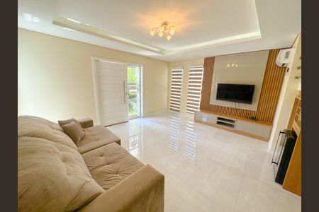 Casa de condomínio para alugar com 200m², 3 quartos e 3 vagasSala de TV