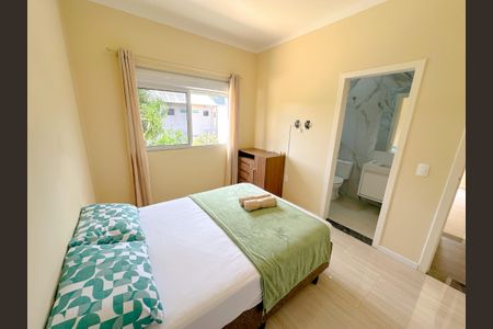 Casa de condomínio para alugar com 200m², 3 quartos e 3 vagasSuíte 1