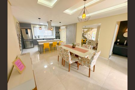 Casa de condomínio para alugar com 200m², 3 quartos e 3 vagasSala de Jantar