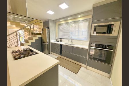 Casa de condomínio para alugar com 200m², 3 quartos e 3 vagasCozinha