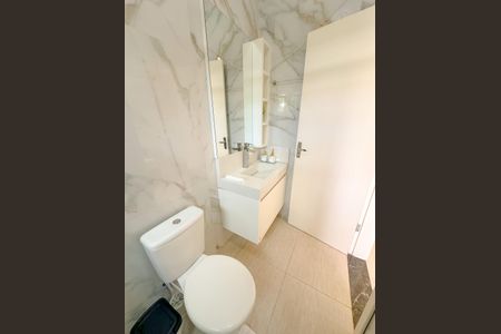 Casa de condomínio para alugar com 200m², 3 quartos e 3 vagasBanheiro da Suíte 1