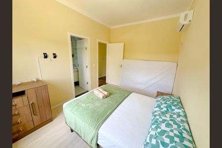 Casa de condomínio para alugar com 200m², 3 quartos e 3 vagasSuíte 1