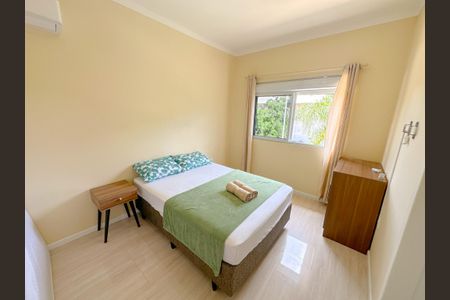 Casa de condomínio para alugar com 200m², 3 quartos e 3 vagasSuíte 1