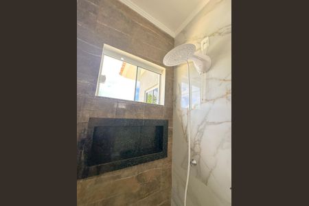 Casa de condomínio para alugar com 200m², 3 quartos e 3 vagasBanheiro da Suíte 1