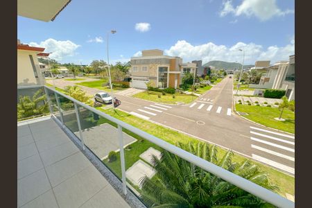 Casa de condomínio para alugar com 200m², 3 quartos e 3 vagasVaranda