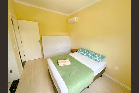 Casa de condomínio para alugar com 200m², 3 quartos e 3 vagasSuíte 1