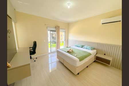 Casa de condomínio para alugar com 200m², 3 quartos e 3 vagasSuíte master