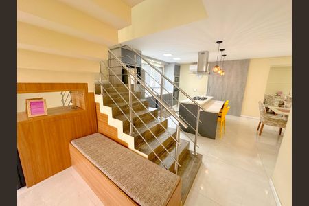 Casa de condomínio para alugar com 200m², 3 quartos e 3 vagasSala de TV