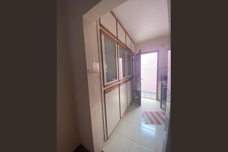 Casa à venda com 290m², 4 quartos e 5 vagas Casa à venda com 290m², 4 quartos e 5 vagasCozinha - Armários