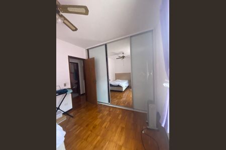 Casa à venda com 290m², 4 quartos e 5 vagas Casa à venda com 290m², 4 quartos e 5 vagasQuarto 2