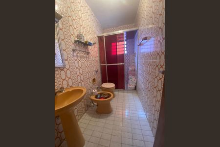 Casa à venda com 290m², 4 quartos e 5 vagas Casa à venda com 290m², 4 quartos e 5 vagasBanheiro Social