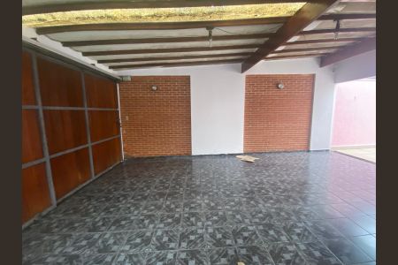 Casa à venda com 290m², 4 quartos e 5 vagas Casa à venda com 290m², 4 quartos e 5 vagasGaragem