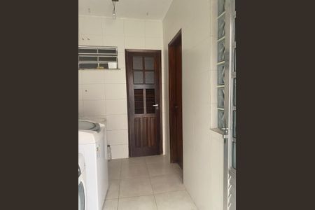 Casa à venda com 290m², 4 quartos e 5 vagas Casa à venda com 290m², 4 quartos e 5 vagasLavanderia