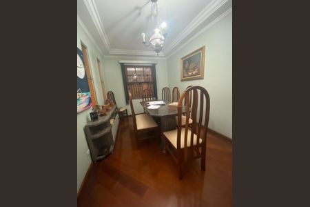 Casa à venda com 290m², 4 quartos e 5 vagas Casa à venda com 290m², 4 quartos e 5 vagasSala de Jantar