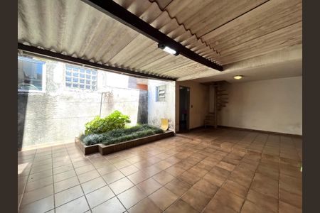 Casa à venda com 132m², 3 quartos e 2 vagas Casa à venda com 132m², 3 quartos e 2 vagasQuintal