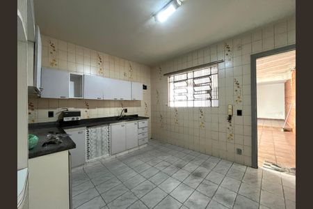 Casa à venda com 132m², 3 quartos e 2 vagas Casa à venda com 132m², 3 quartos e 2 vagasCozinha