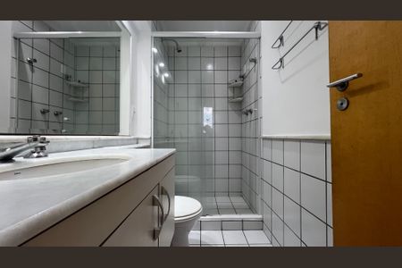 Apartamento à venda com 36m², 1 quarto e 1 vaga Apartamento à venda com 36m², 1 quarto e 1 vagaBanheiro da Suíte