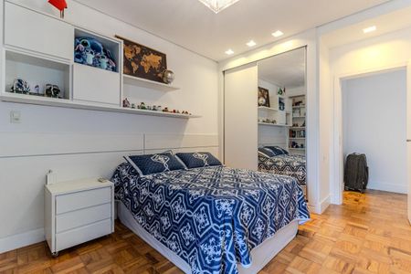 Apartamento à venda com 220m², 3 quartos e 2 vagasSuíte 2