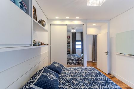 Apartamento à venda com 220m², 3 quartos e 2 vagasSuíte 2