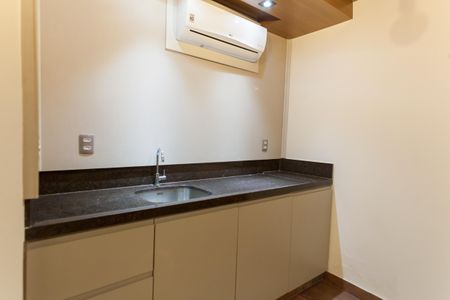 Casa de condomínio à venda com 329m², 4 quartos e 5 vagas Casa de condomínio à venda com 329m², 4 quartos e 5 vagasadega