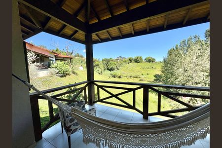 Casa de condomínio à venda com 460m², 4 quartos e 4 vagas Casa de condomínio à venda com 460m², 4 quartos e 4 vagasSuíte Master