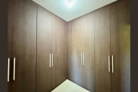 Casa de condomínio à venda com 460m², 4 quartos e 4 vagas Casa de condomínio à venda com 460m², 4 quartos e 4 vagasSuíte Master