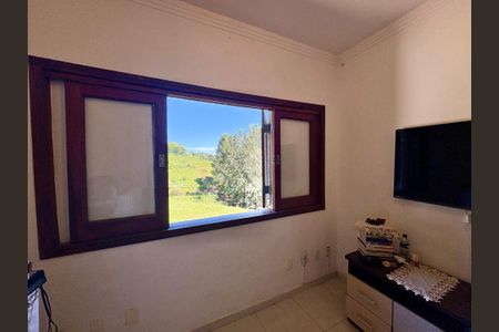 Casa de condomínio à venda com 460m², 4 quartos e 4 vagas Casa de condomínio à venda com 460m², 4 quartos e 4 vagasSuíte 1