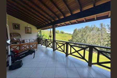 Casa de condomínio à venda com 460m², 4 quartos e 4 vagas Casa de condomínio à venda com 460m², 4 quartos e 4 vagasSala