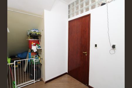 Casa à venda com 262m², 3 quartos e 2 vagasQuarto de Serviço