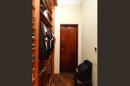 Casa à venda com 262m², 3 quartos e 2 vagasCloset da Suíte