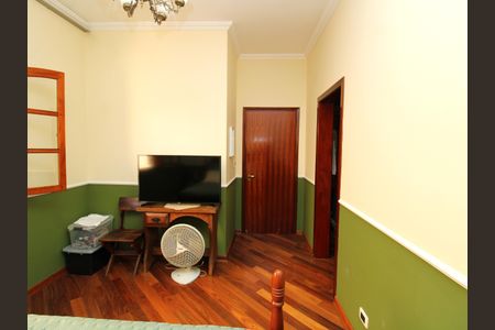 Casa à venda com 262m², 3 quartos e 2 vagasSuíte