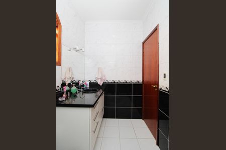 Casa à venda com 262m², 3 quartos e 2 vagasBanheiro 2