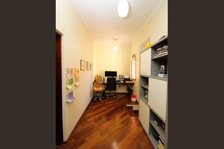 Casa à venda com 262m², 3 quartos e 2 vagasCorredor - Quartos