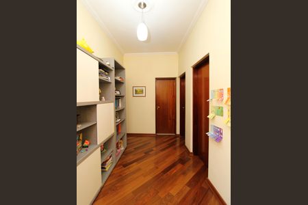 Casa à venda com 262m², 3 quartos e 2 vagasCorredor - Quartos