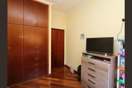 Casa à venda com 262m², 3 quartos e 2 vagasQuarto 1