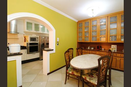 Casa à venda com 262m², 3 quartos e 2 vagasCozinha