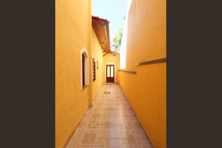 Casa à venda com 262m², 3 quartos e 2 vagasCorredor lateral