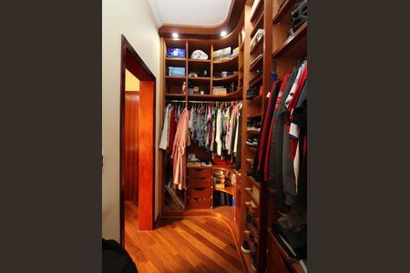 Casa à venda com 262m², 3 quartos e 2 vagasCloset da Suíte