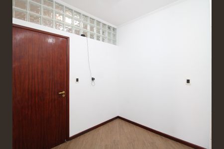 Casa à venda com 262m², 3 quartos e 2 vagasQuarto de Serviço