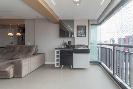 Apartamento à venda com 64m², 2 quartos e 1 vaga Apartamento à venda com 64m², 2 quartos e 1 vagaVaranda