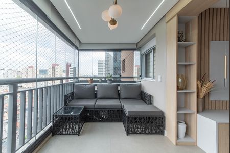 Apartamento à venda com 64m², 2 quartos e 1 vaga Apartamento à venda com 64m², 2 quartos e 1 vagaVaranda