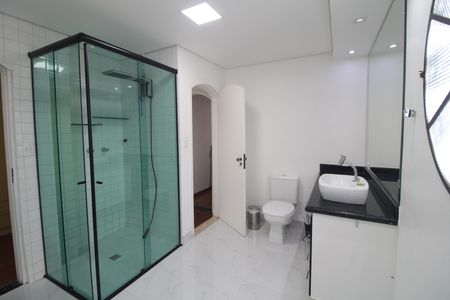 Casa à venda com 480m², 3 quartos e 2 vagasBanheiro da Suíte