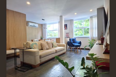 Apartamento à venda com 92m², 2 quartos e 1 vaga Apartamento à venda com 92m², 2 quartos e 1 vagaSala