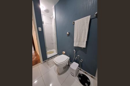 Apartamento à venda com 92m², 2 quartos e 1 vaga Apartamento à venda com 92m², 2 quartos e 1 vagaBanheiro