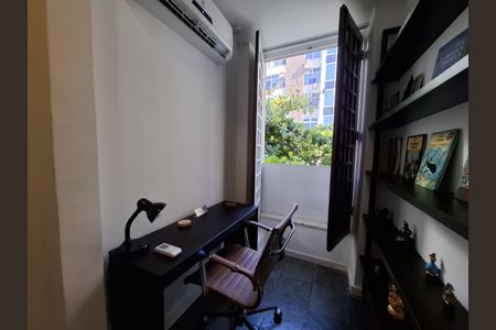 Apartamento à venda com 92m², 2 quartos e 1 vaga Apartamento à venda com 92m², 2 quartos e 1 vagaEscritório