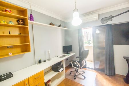 Apartamento à venda com 220m², 3 quartos e 3 vagasSuíte 3