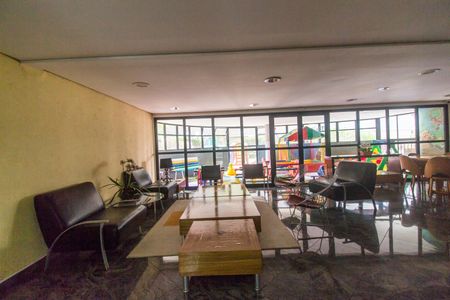 Apartamento à venda com 220m², 3 quartos e 3 vagasÁrea comum - Salão de festas