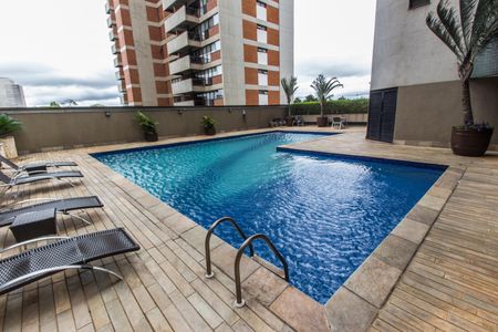 Apartamento à venda com 220m², 3 quartos e 3 vagasÁrea comum - Piscina